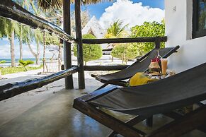 Moonshine Uroa Boutique Hotel