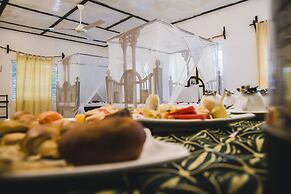 Moonshine Uroa Boutique Hotel