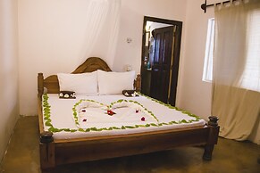 Moonshine Uroa Boutique Hotel