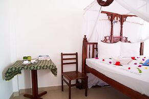 Moonshine Uroa Boutique Hotel
