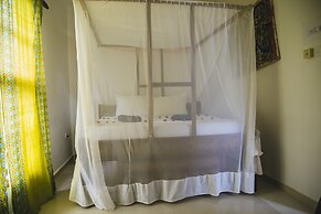 Moonshine Uroa Boutique Hotel