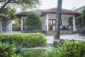 Moonshine Uroa Boutique Hotel