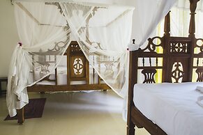 Moonshine Uroa Boutique Hotel