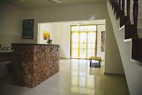Moonshine Uroa Boutique Hotel