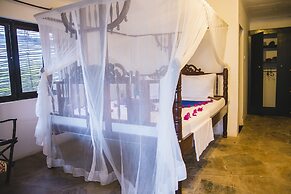 Moonshine Uroa Boutique Hotel