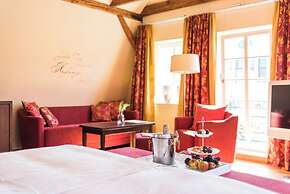 Tides Boutique Hotel
