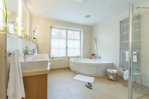 Tides Boutique Hotel