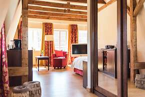Tides Boutique Hotel