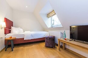 Tides Boutique Hotel