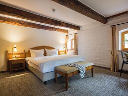 Tides Boutique Hotel