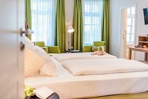 Tides Boutique Hotel