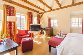 Tides Boutique Hotel