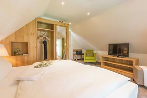 Tides Boutique Hotel