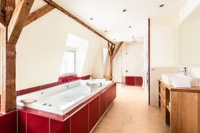 Tides Boutique Hotel