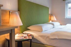 Tides Boutique Hotel