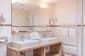Tides Boutique Hotel