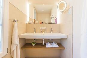 Tides Boutique Hotel
