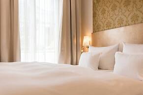 Tides Boutique Hotel
