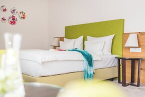 Tides Boutique Hotel