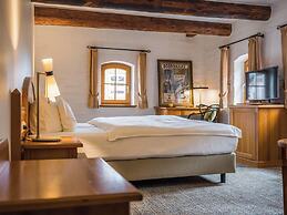 Tides Boutique Hotel