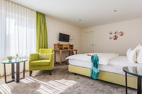 Tides Boutique Hotel