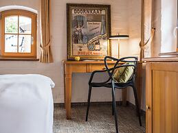 Tides Boutique Hotel