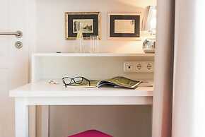 Tides Boutique Hotel