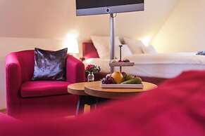 Tides Boutique Hotel