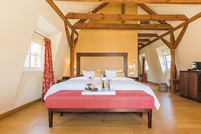 Tides Boutique Hotel
