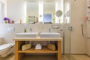 Tides Boutique Hotel