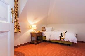 Tides Boutique Hotel