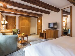 Tides Boutique Hotel