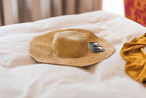 Tides Boutique Hotel