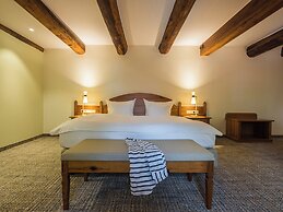 Tides Boutique Hotel