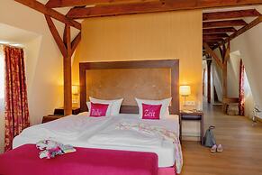 Tides Boutique Hotel