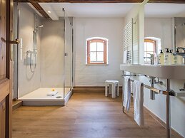 Tides Boutique Hotel