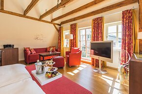 Tides Boutique Hotel