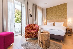 Tides Boutique Hotel