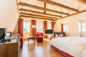 Tides Boutique Hotel