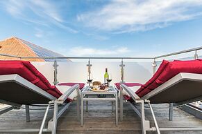 Tides Boutique Hotel