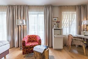 Tides Boutique Hotel