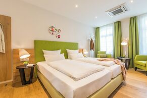 Tides Boutique Hotel