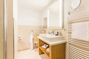Tides Boutique Hotel