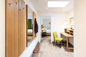 Tides Boutique Hotel