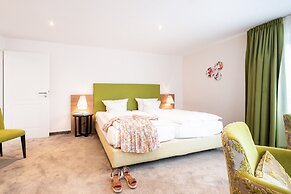 Tides Boutique Hotel
