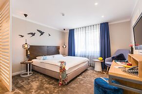 Tides Boutique Hotel