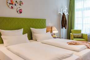 Tides Boutique Hotel