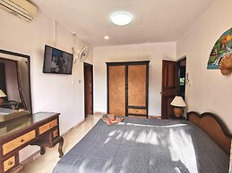 Baan Kanittha - 5 Bedrooms Pool Villa