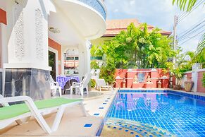 Baan Kanittha - 5 Bedrooms Pool Villa