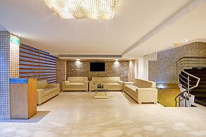 Mayur Hotel